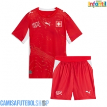 Camisa de time de futebol Suíça Replicas 1º Equipamento Infantil Mundo 2026 Manga Curta (+ Calças curtas)